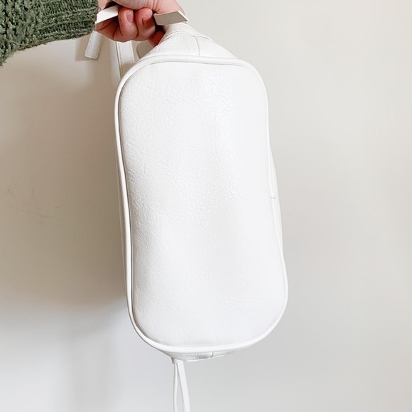 Steve Madden BKOLTT HOBO BAG White Vegan Leather Crossbody Bag - Picture 8 of 16